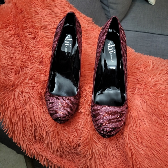 Heels - Picture 2 of 2